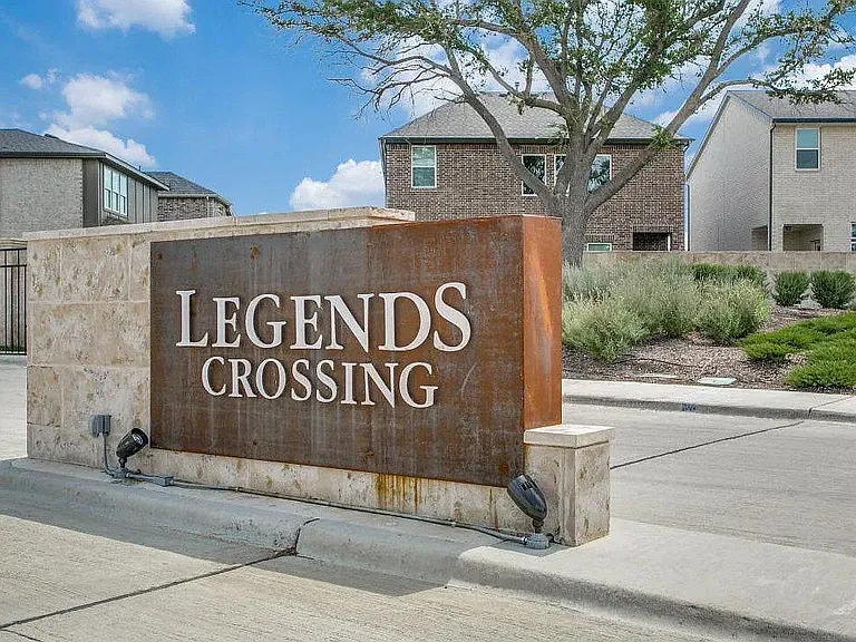 9947 Michael Irvin St — Photo 2
