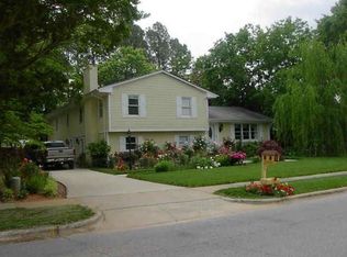 3720 Huntleigh Dr, Raleigh, NC 27604