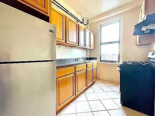 5th image of 3657 Broadway APT 8f