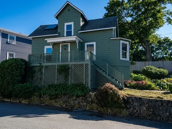 57 Roy St, Swampscott, MA 01907
