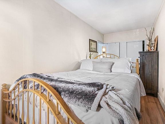 4th image of 125 W 88th St #D