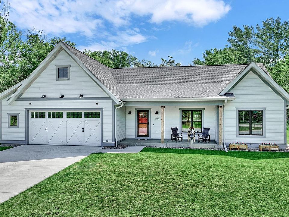 1st image of 704 Brewster DRIVE
