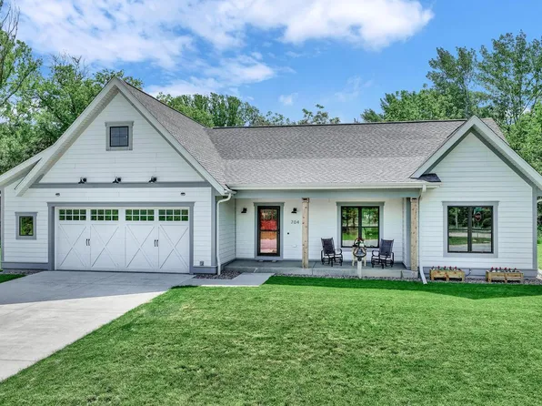 704 Brewster DRIVE, Lake Mills, WI 53551