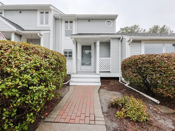 15 Alcott Cir #D3, Taunton, MA 02780