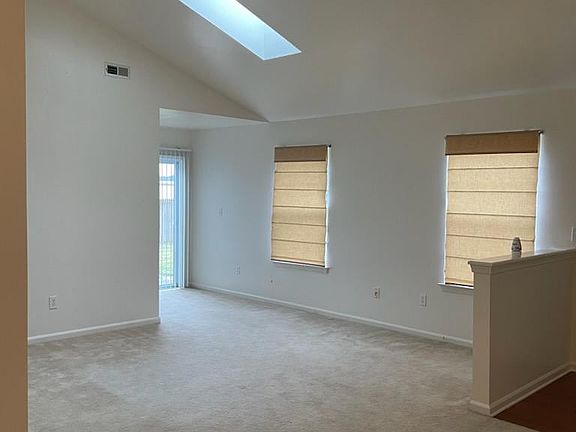 3rd image of 28 Palmer Sq