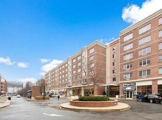 3415 City Pl, Edgewater, NJ 07020