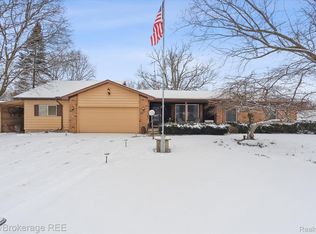 9212 Timberline Ct, Grand Blanc, MI 48439