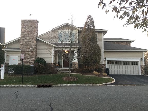 3rd image of 33 Northridge Dr