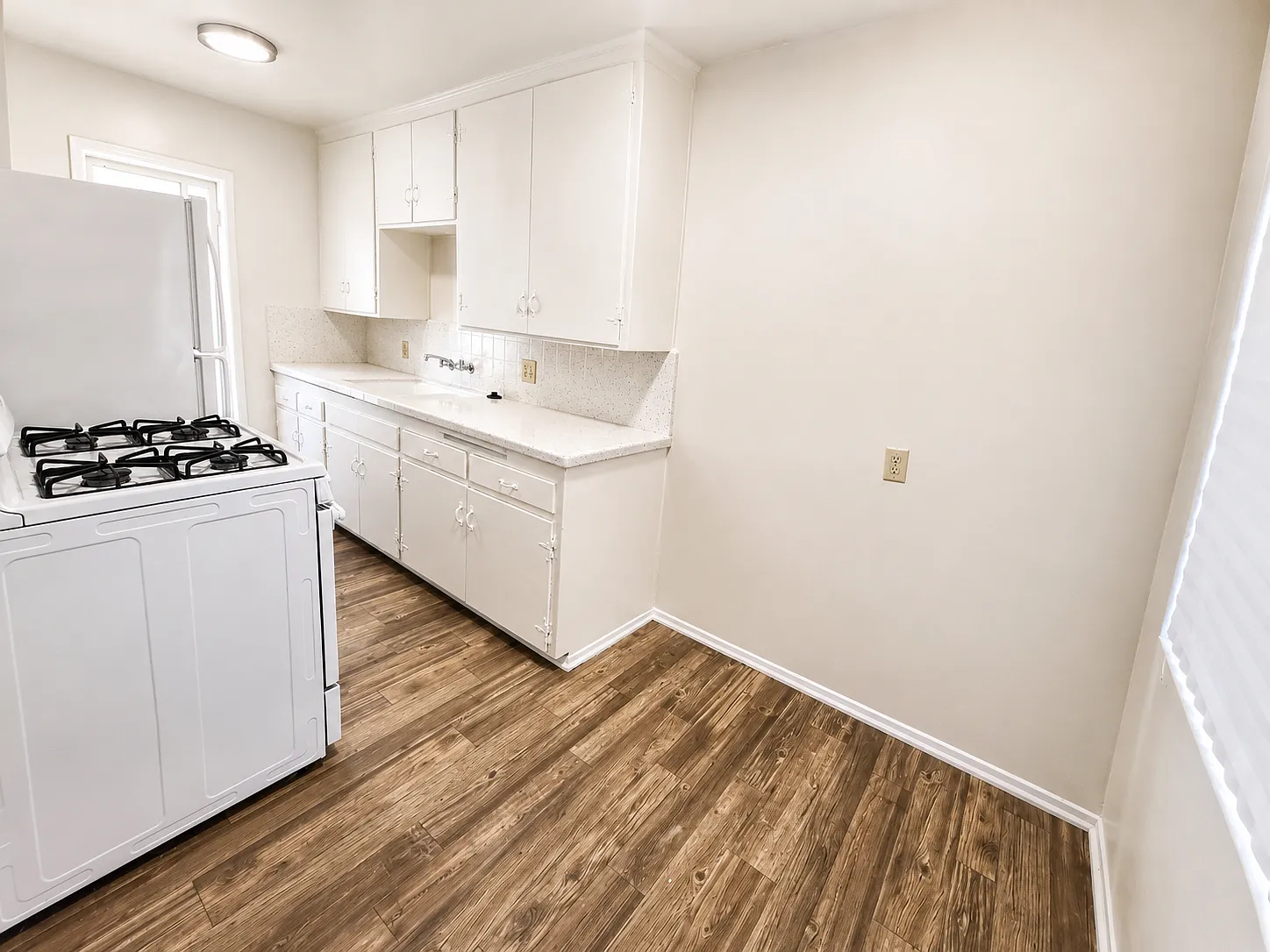 1 bed, 600 sqft, $1,610 — Photo 2