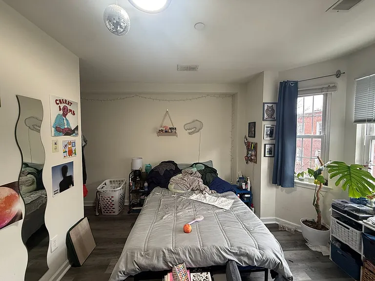 Newly Renovated Temple Apartment — Photo 17