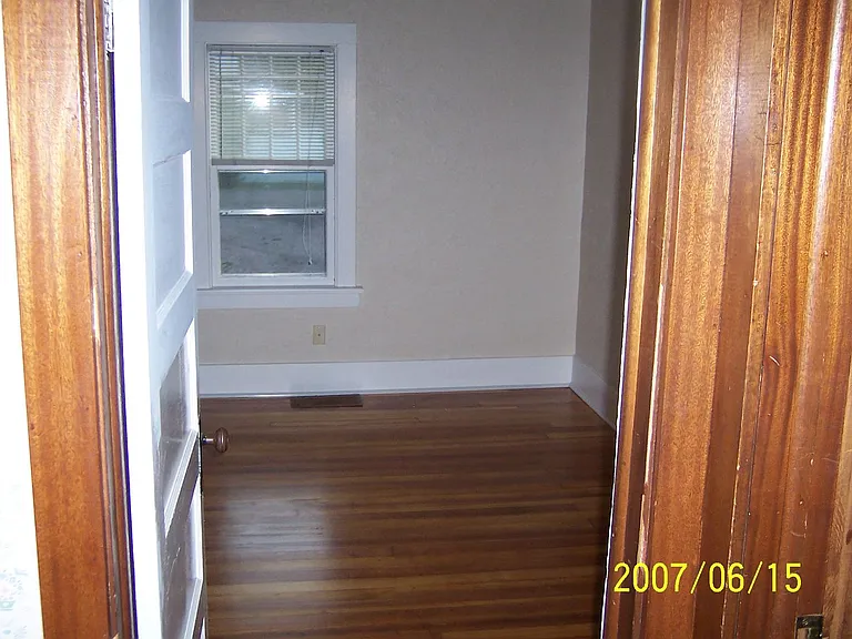 808 W Myrtle St — Photo 11