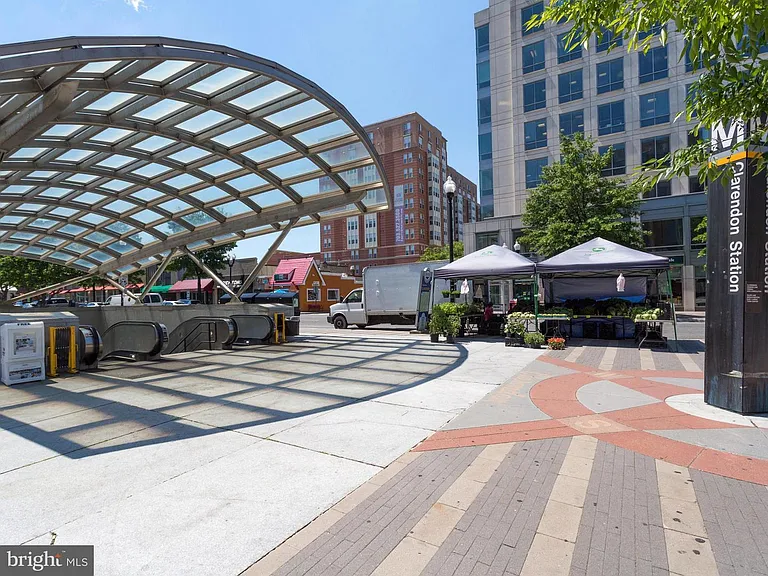 Steps to Clarendon Metro (3 minute walk)
