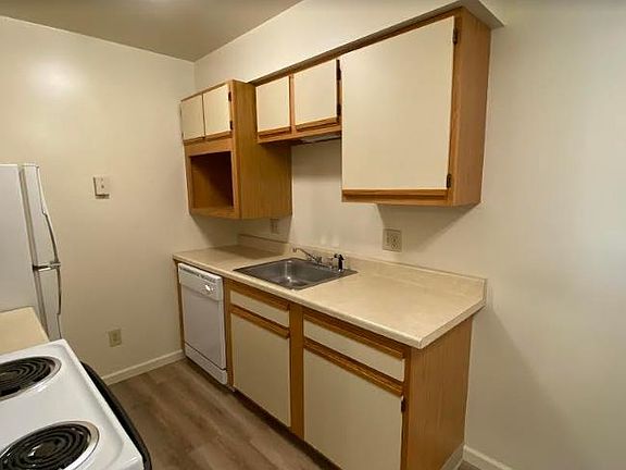 3rd image of 1949 Western Ave #703