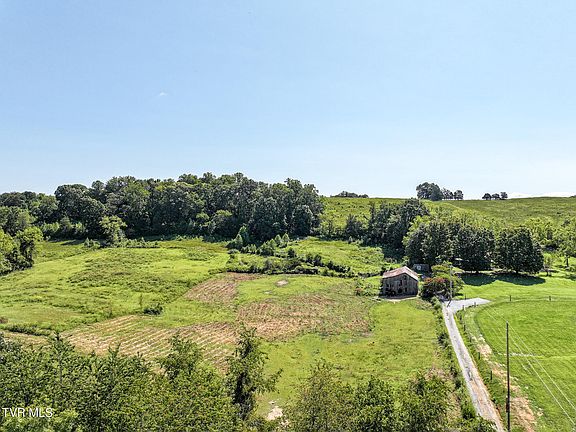 5th image of 32AC Blake Ln