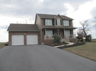 873 Dickeys Dr, Chambersburg, PA 17202