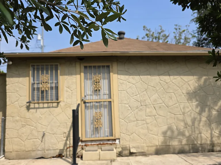 205 Mockert — Photo 14