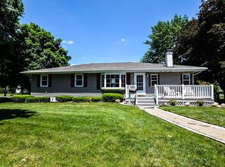 252 Hickorywood Dr, Decatur, IL 62526