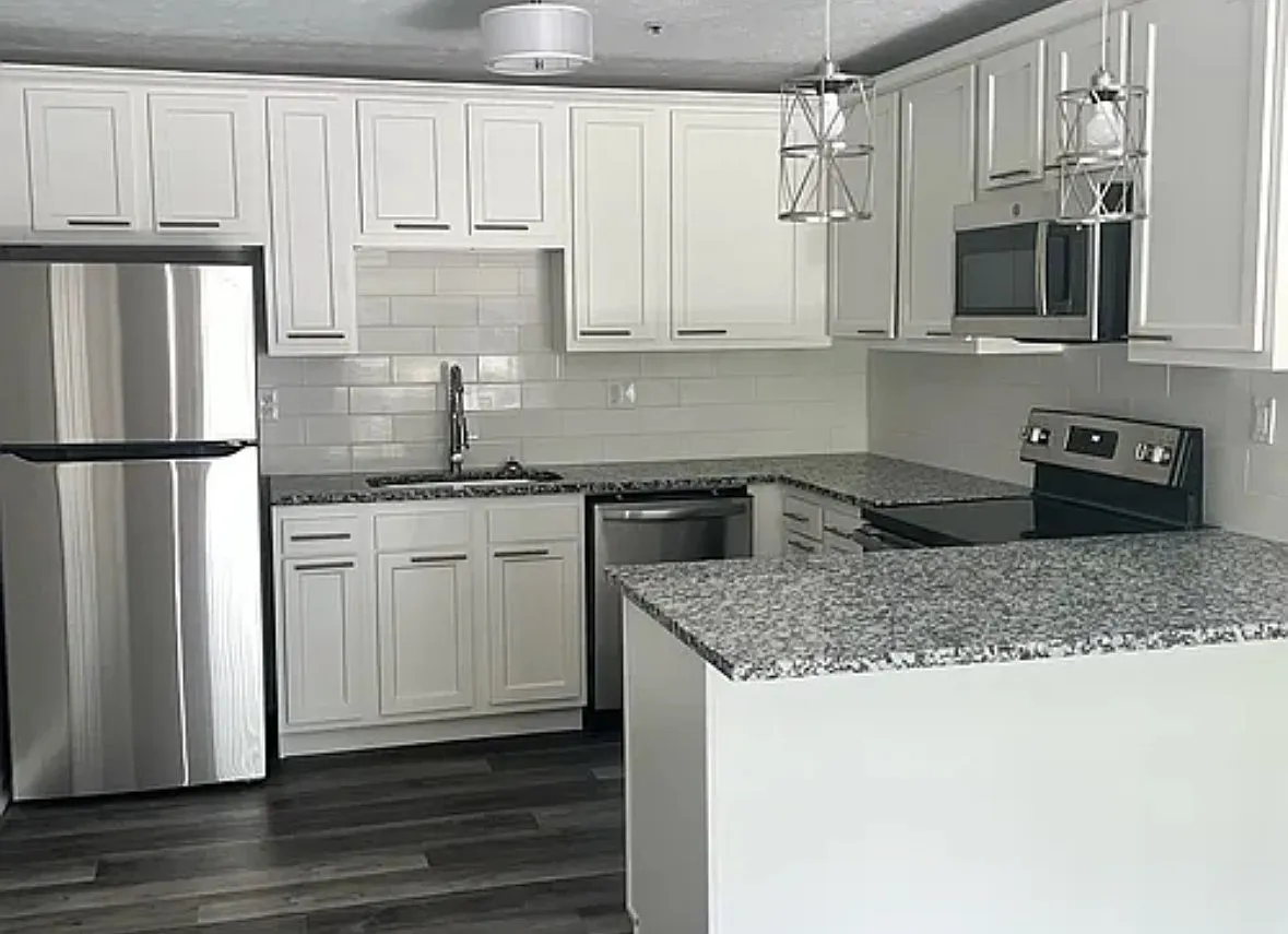 2 bed, 900 sqft, $1,395 — Photo 4