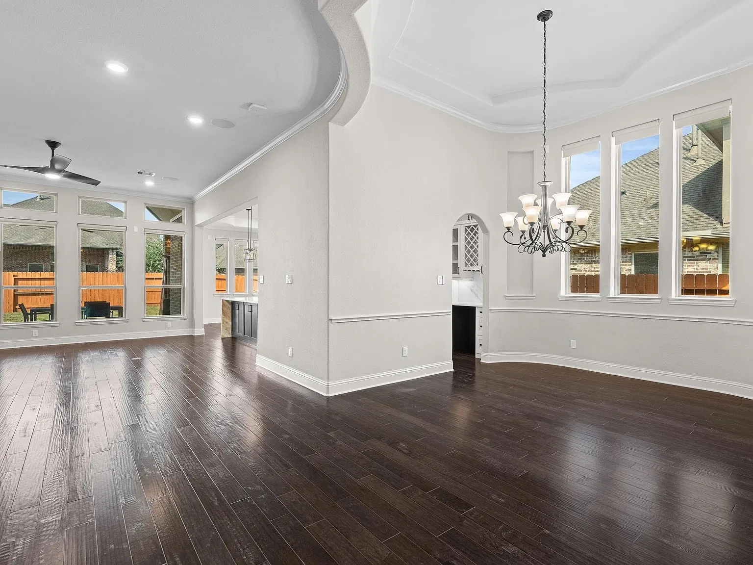 4 bed, 4.0 bath, 3584 sqft, $3,800 — Photo 2