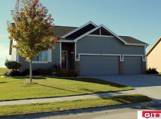 5102 N 161 Avenue Cir, Omaha, NE 68116
