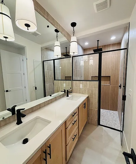 12825 Middlesbrough Ave — Photo 4