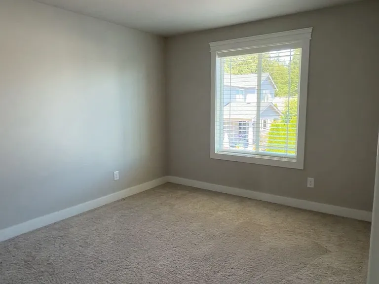 8435 NE 146th St — Photo 15