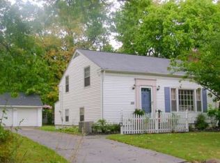 424 Juneway Dr, Bay Village, OH