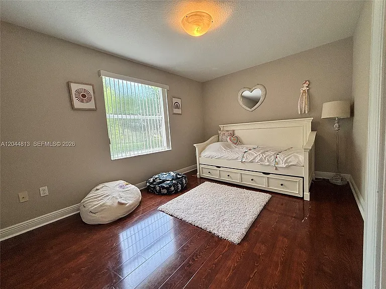 9109 Dupont Pl — Photo 24