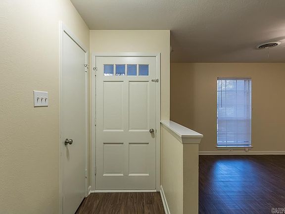 3rd image of 29 Rosewood Dr