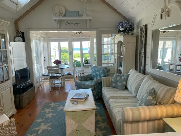 26 Vineyard View Lane UNIT 26, Mashpee, MA 02649