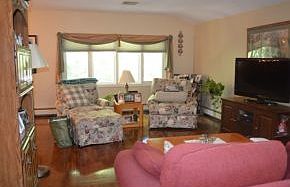 2nd image of 955 Bard Ave