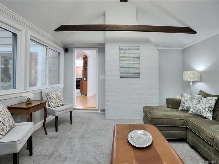 8 Lone Pine Ln — Photo 14