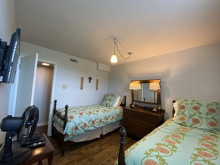 2511 Saint Charles Ave #502 — Photo 20