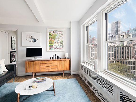 3rd image of 433 W 34th St APT 12H