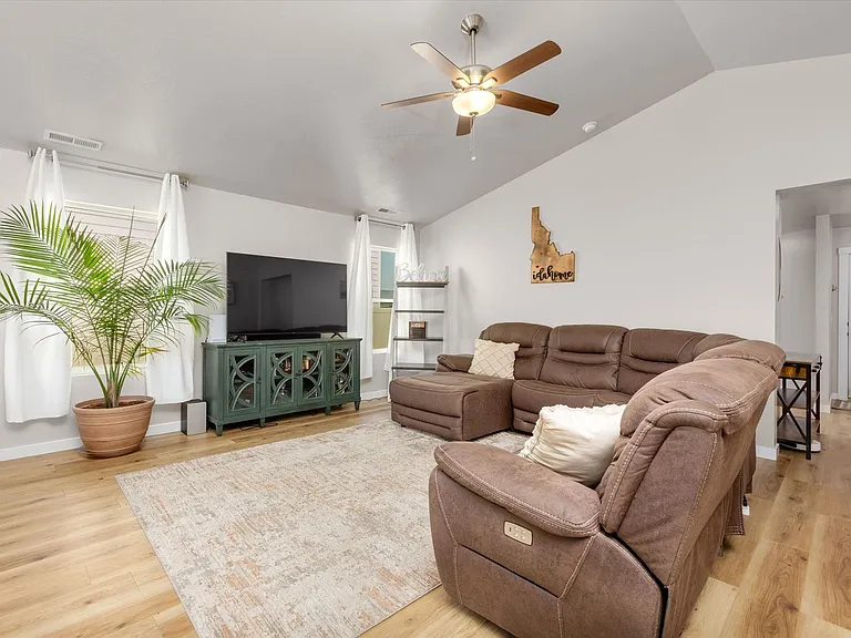 11269 W Quartet St — Photo 6