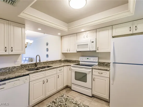 8715 Charter Club Cir Unit 2, Fort Myers, FL 33919