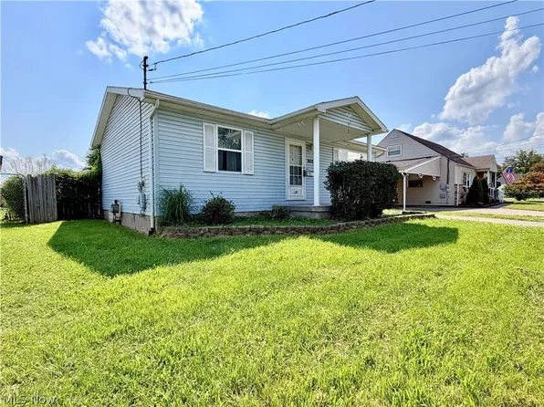 902 19th St, Vienna, WV 26105