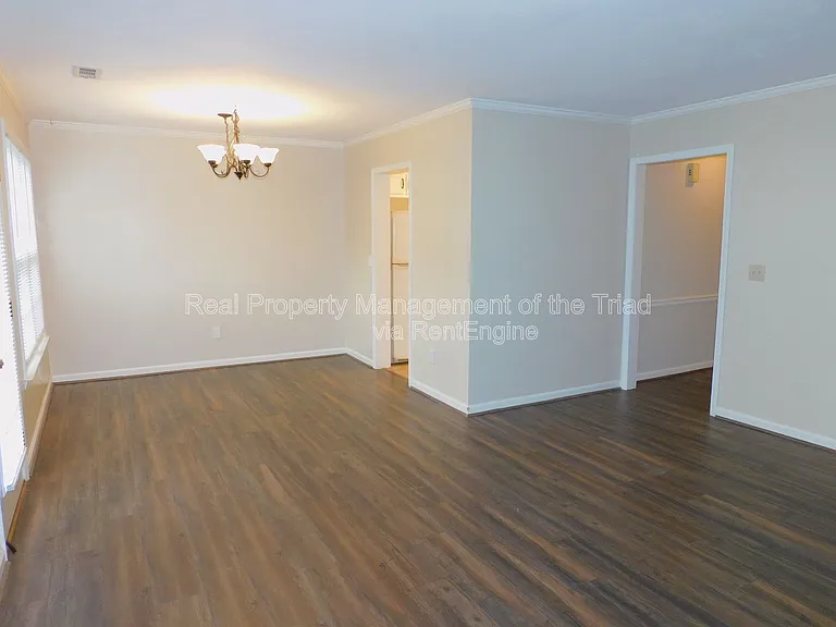 2828 Windy Xing — Photo 4