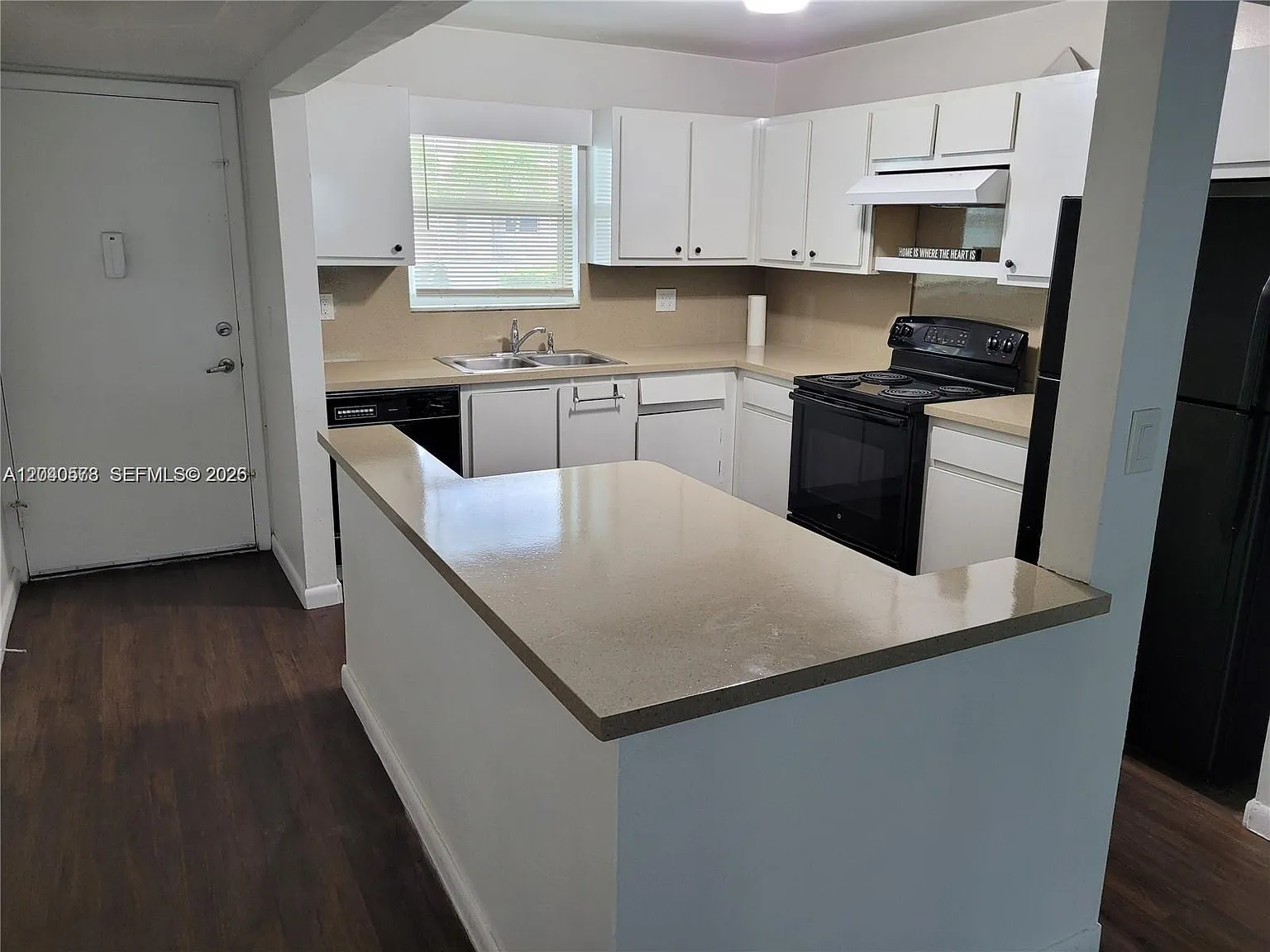 Pinewood Condo — Photo 2