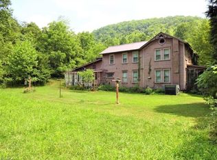6493 Beech Rd, Orma, WV 25268