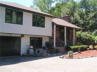 5 Azalea Ct, Cranston, RI 02921