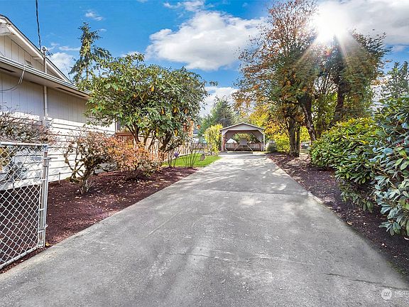 4th image of 6619 50th Avenue E