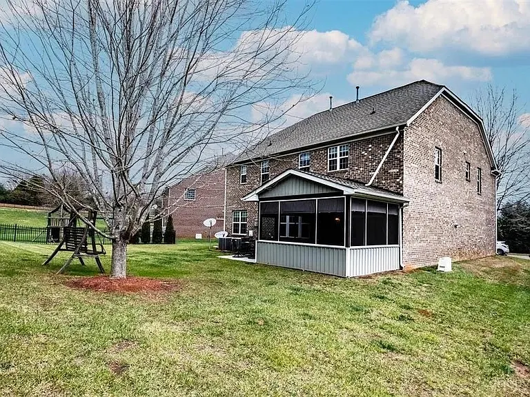 10034 Paxton Run Rd — Photo 26