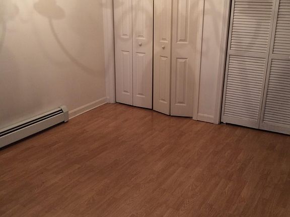 3rd image of 207 Springbrook Cir