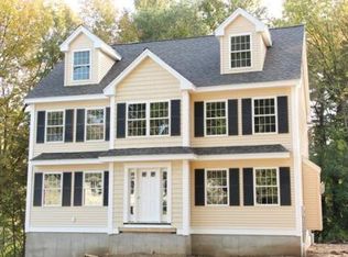 2 N Hunt Rd, Amesbury, MA 01913