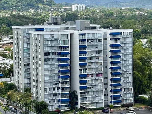1248 Avenue Luis Vigoreaux #8, Guaynabo, PR 00966