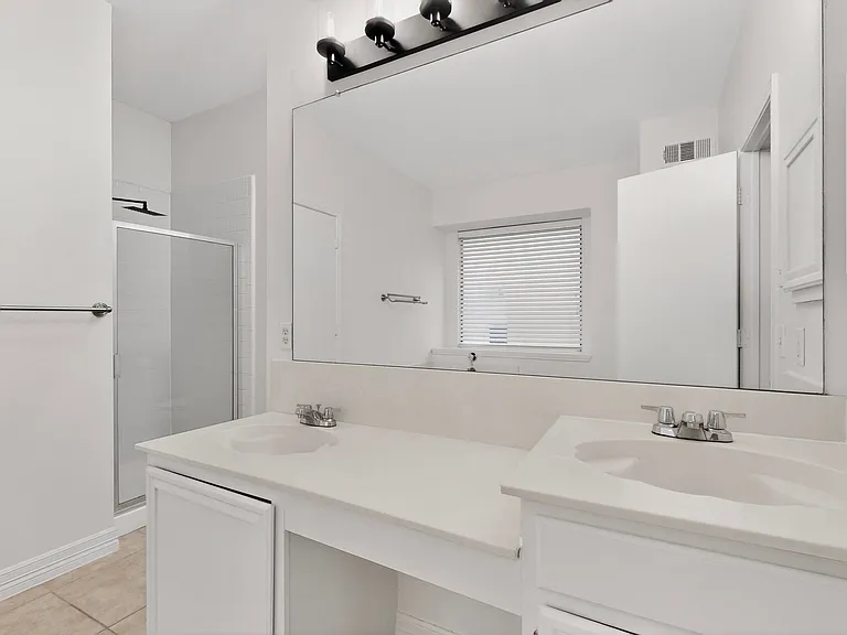 817 Edmonton Dr — Photo 10