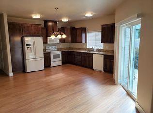 383 Live Oak Loop, Central Point, OR 97502