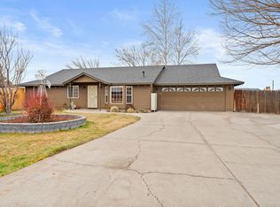 3169 SW Reindeer Ct, Redmond, OR 97756