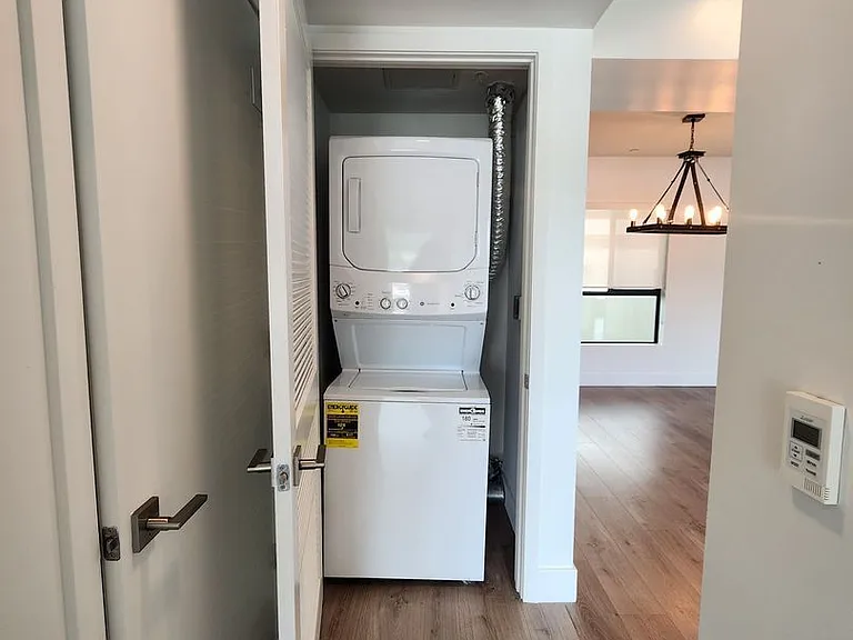 4227 McLaughlin Ave #303 — Photo 16